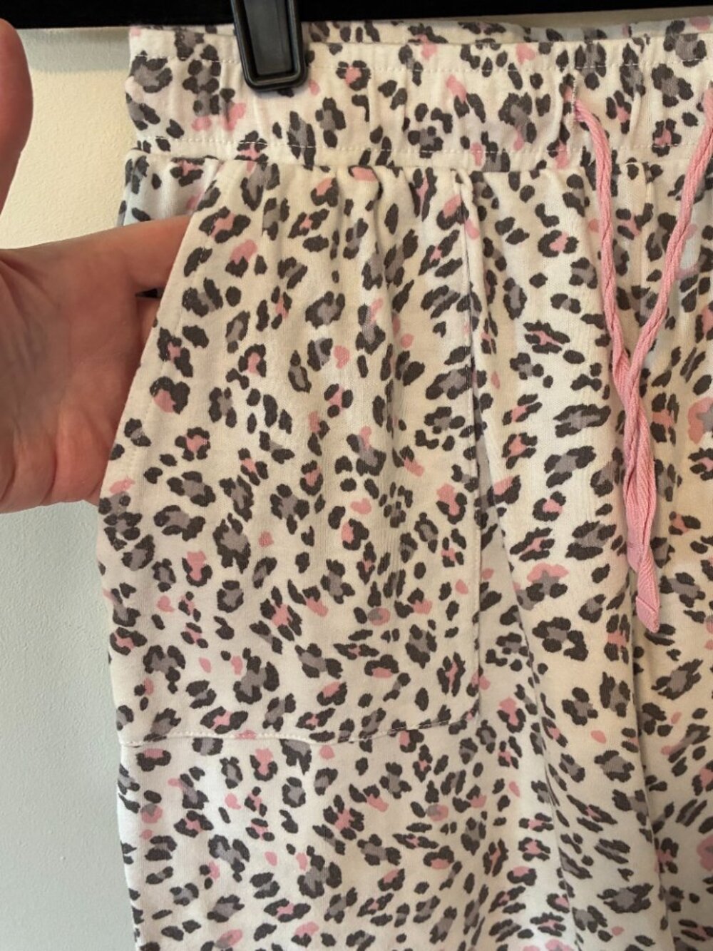 Karen Neuburger Sz Small | White and Pink Leopard Print Pajama Top + Pants Set - Picture 6 of 15